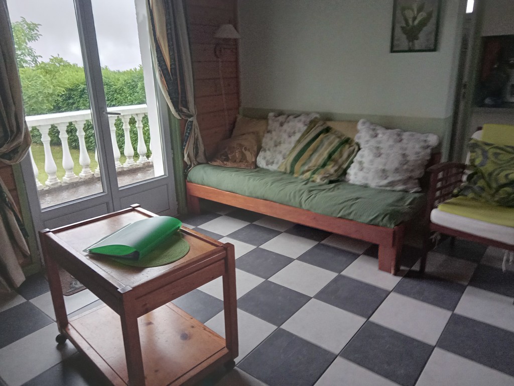 Canap� bois avec coussins   plus fauteuil assorti 25 Bertric-Bur�e (24)