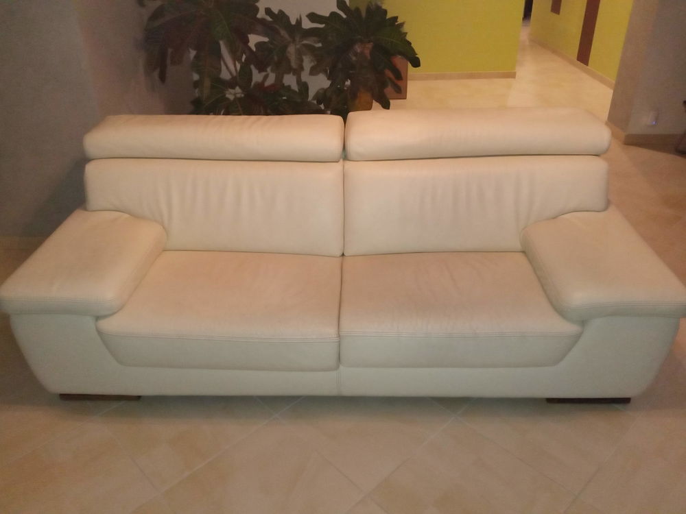 Canap� burov 3 places 400 Le Fuilet (49)