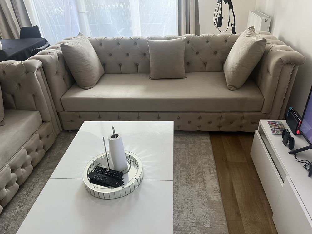 Canap� capitonn� beige 1400 Champigny-sur-Marne (94)