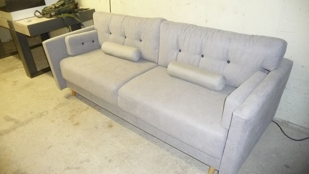 Canap� capitonn� tissus neuf 160 Trappes (78)