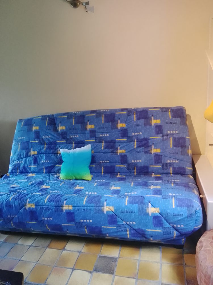  canap� clic clac  �tat neuf 100 euros 100 Saint-Brieuc (22)