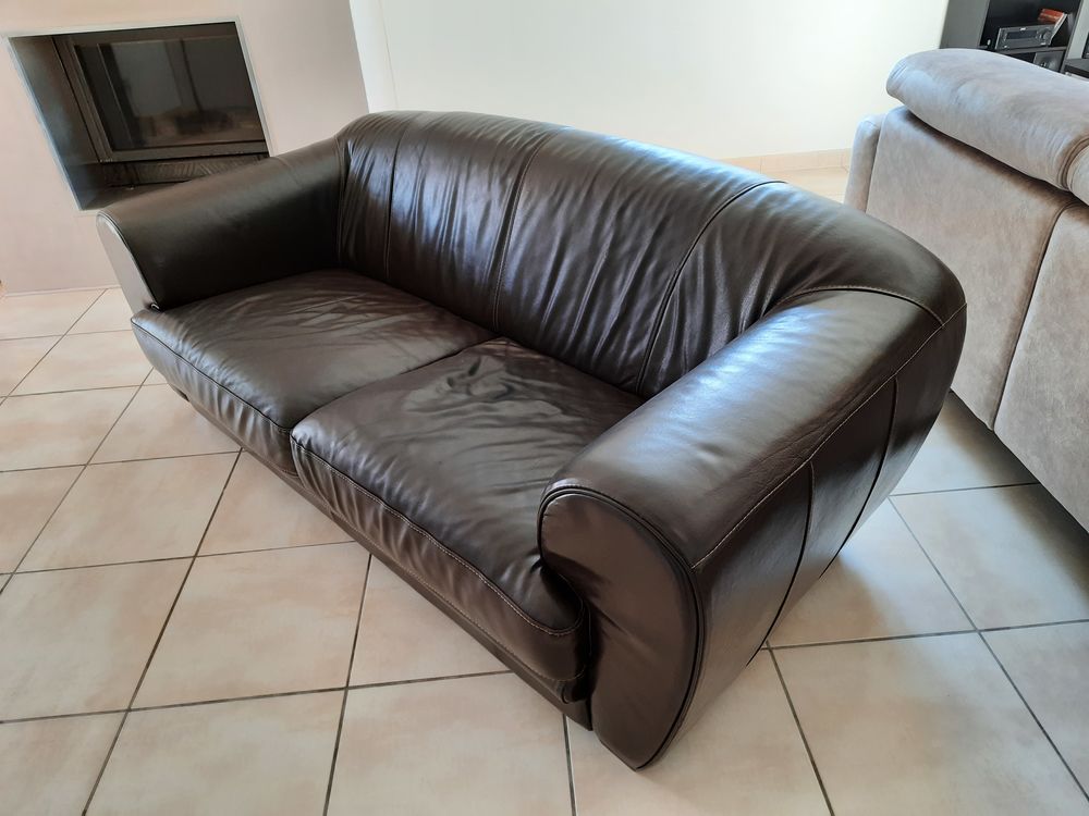 Canap�  Club  3 places tr�s bon �tat 250 Donz�re (26)