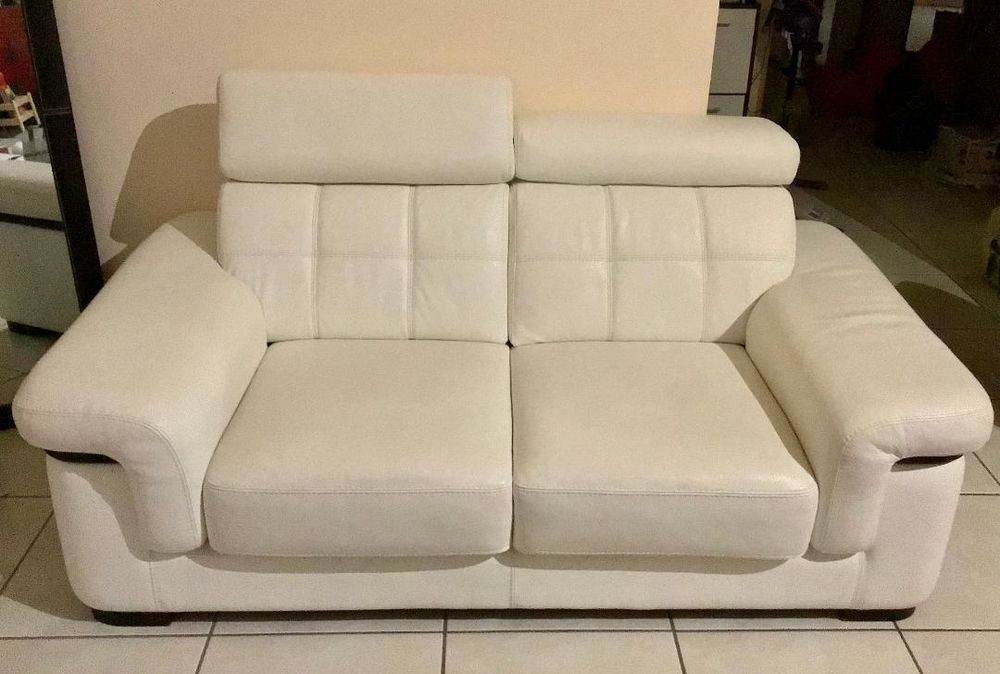 Canap� comme neuf blanc
Pas de Paypal! 400 Lagnieu (01)