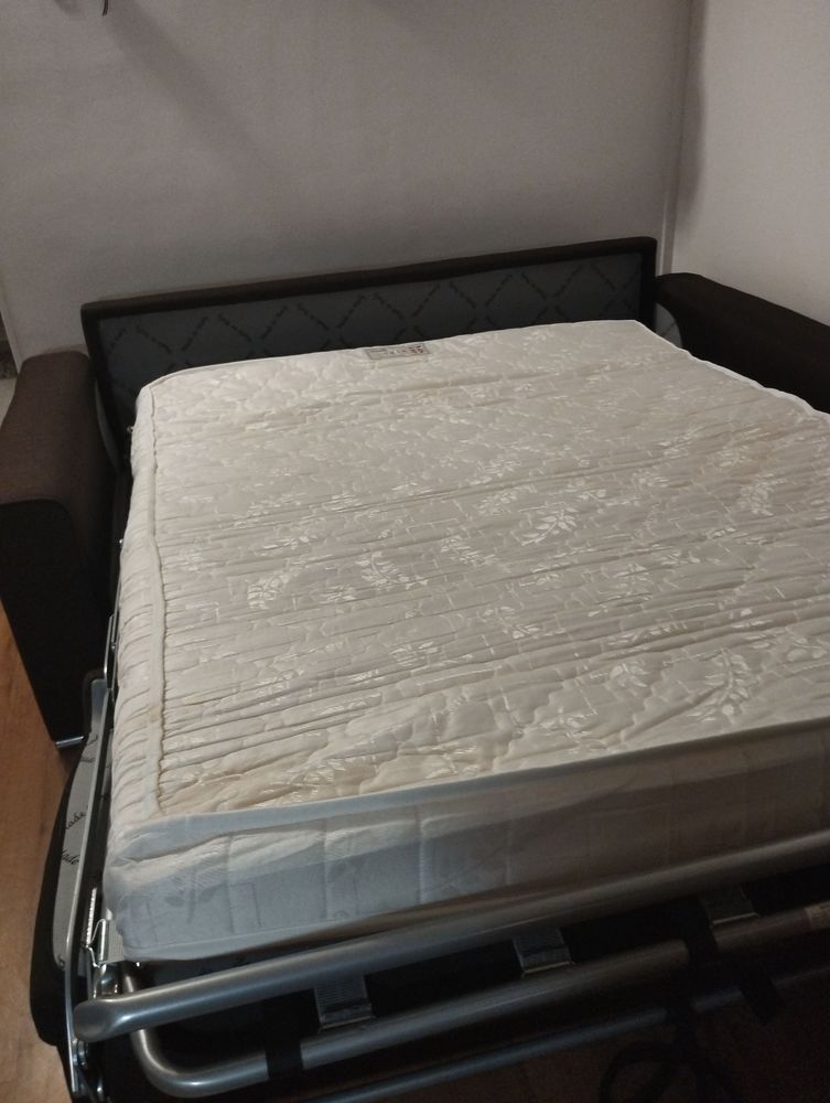 Canap� convertible 3places 90 Paris 19 (75)