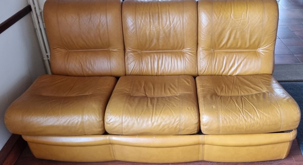 Canap� Convertible beige 3 places cuir de vachette 165 x 200 0 Le Roc-Saint-Andr� (56)