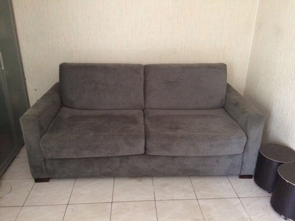 c�nape convertible , commode , armoire enfants , piscine 1 Marseille 10 (13)