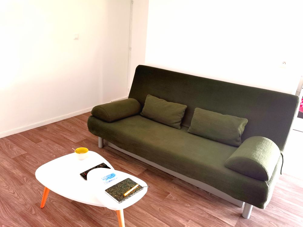 Canap� lit convertible, pas de livraison / pas de paypal.
100 Palaiseau (91)