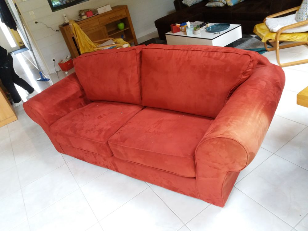 canape convertible rouge 100 Cordemais (44)