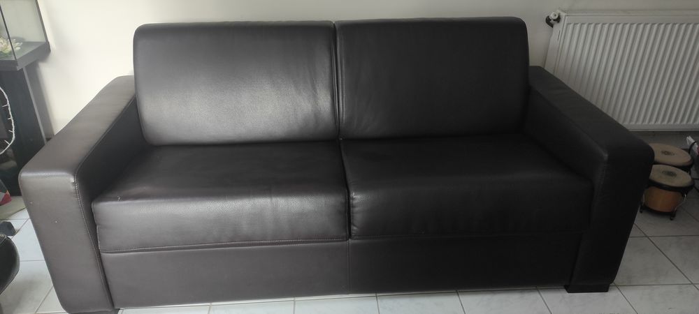 Canape convertible simili cuir de fabrication italienne. 350 Antony (92)