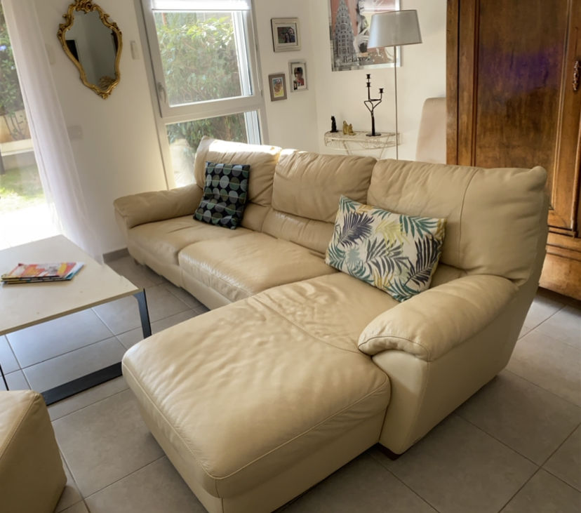 Canap� en cuir  avec M�ridienne + Pouf Natuzzi
1200 Saint-Laurent-du-Var (06)