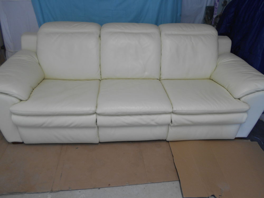       canap�  cuir  beige 3 places avec pouf assorti 
800 Beauzac (43)