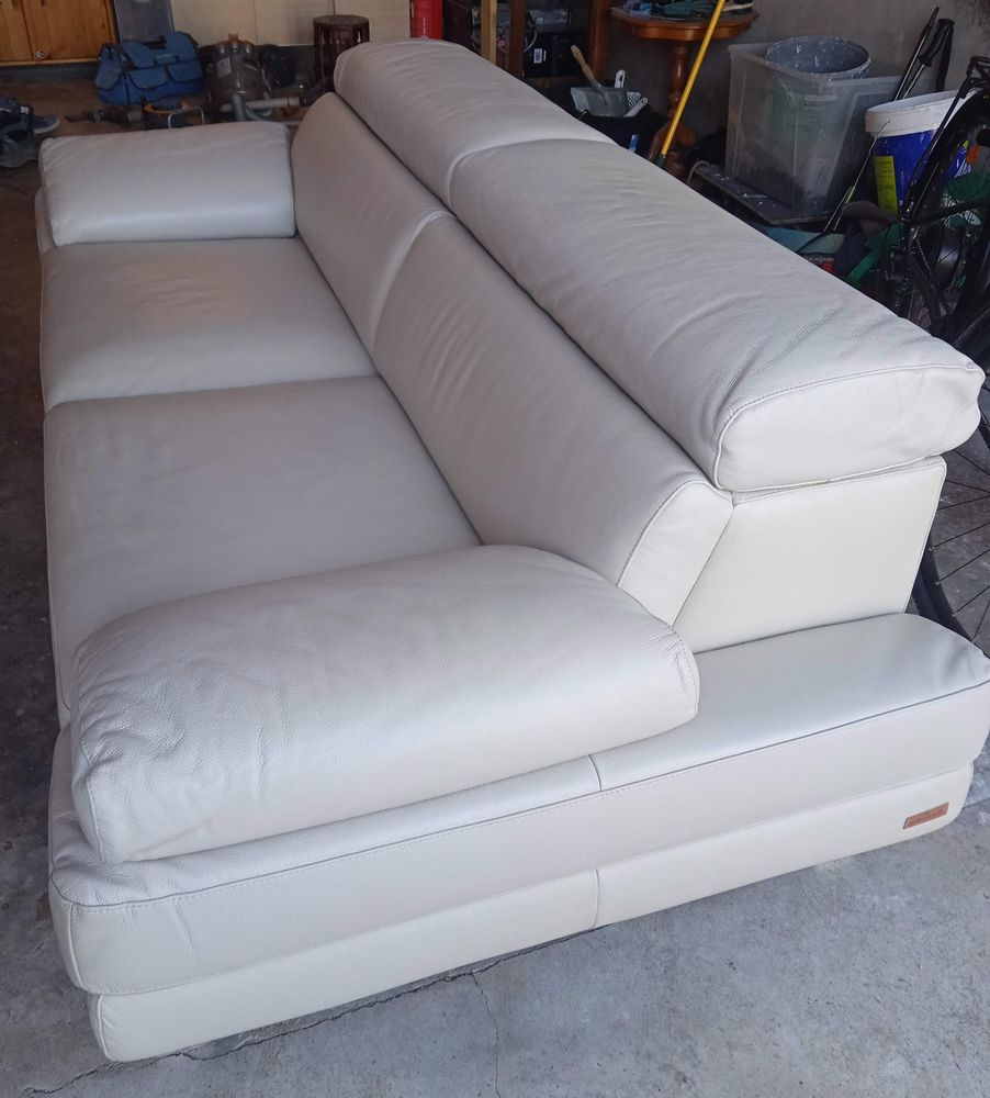 canap� cuir beige 3 places 700 Bill�re (64)