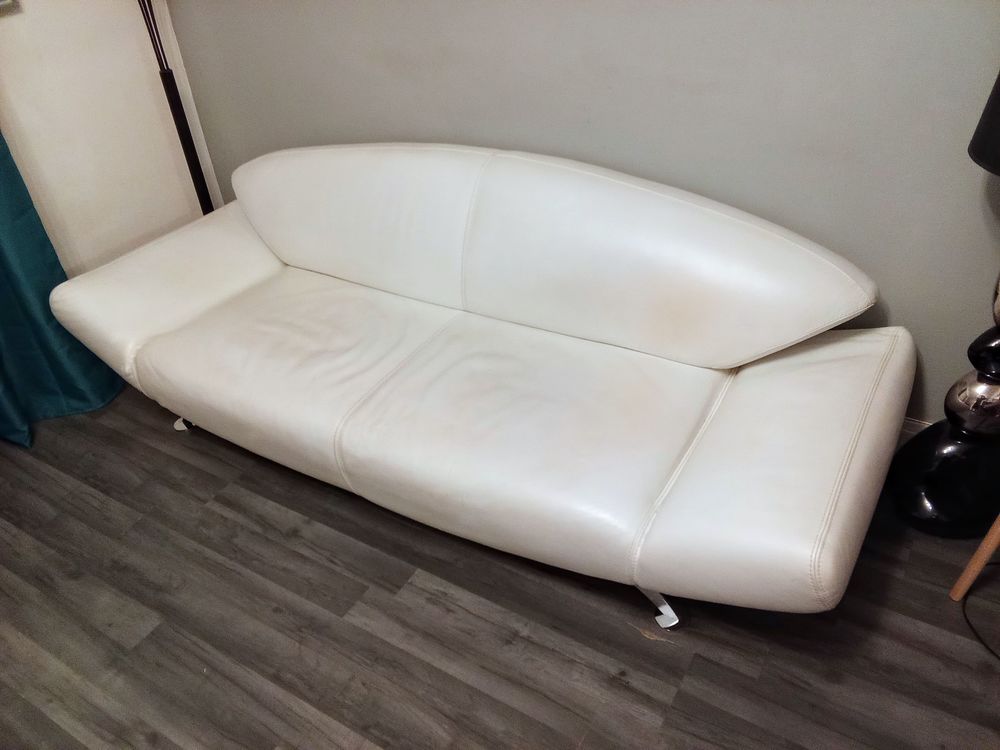 CANAPE EN CUIR BLANC 99 Anglet (64)