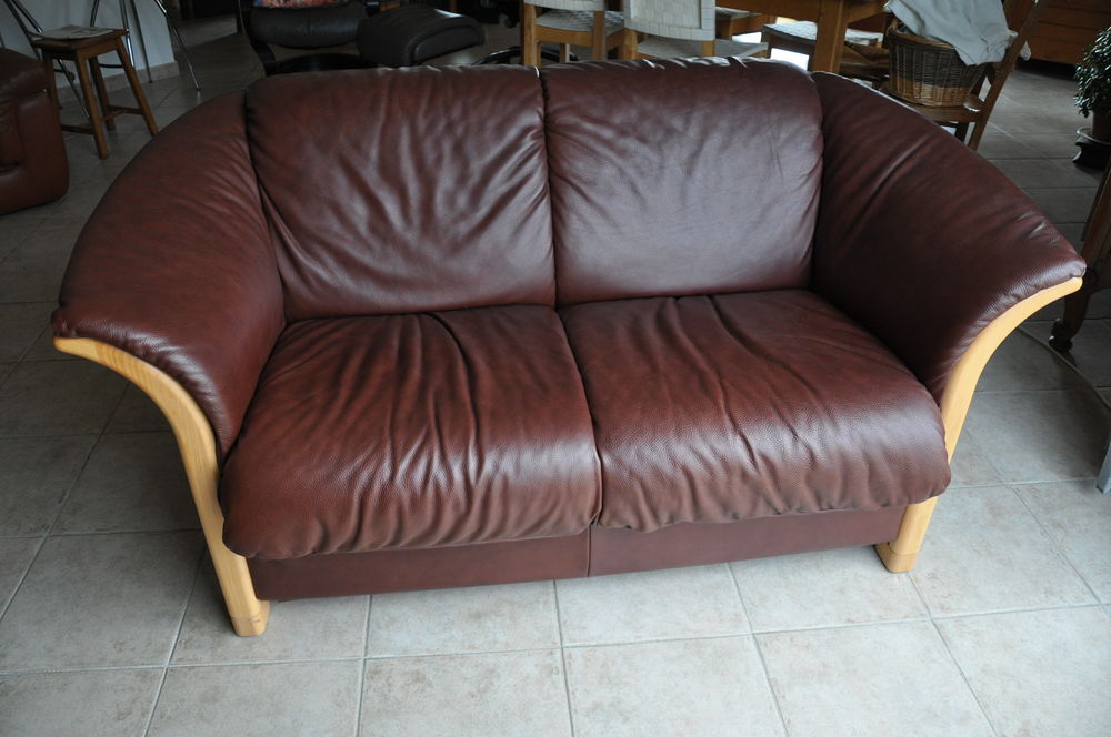 Canap� cuir et bois 150 Lamalou-les-Bains (34)