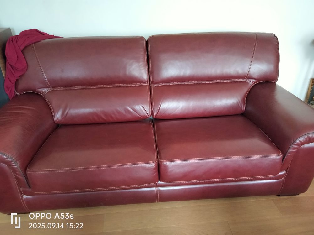 Canap� cuir bordeau contemporain achet� chez tout salon 300 Arni�res-sur-Iton (27)