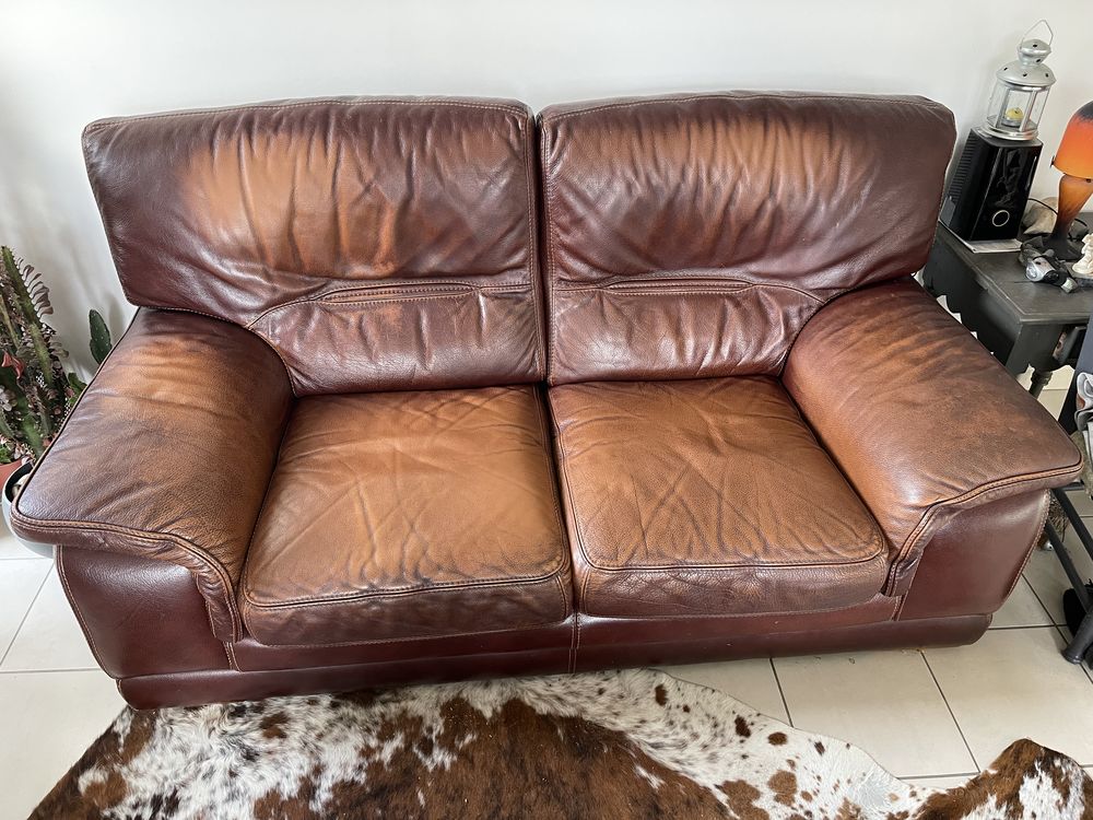 je un canap� en cuir de buffle 300 Audenge (33)