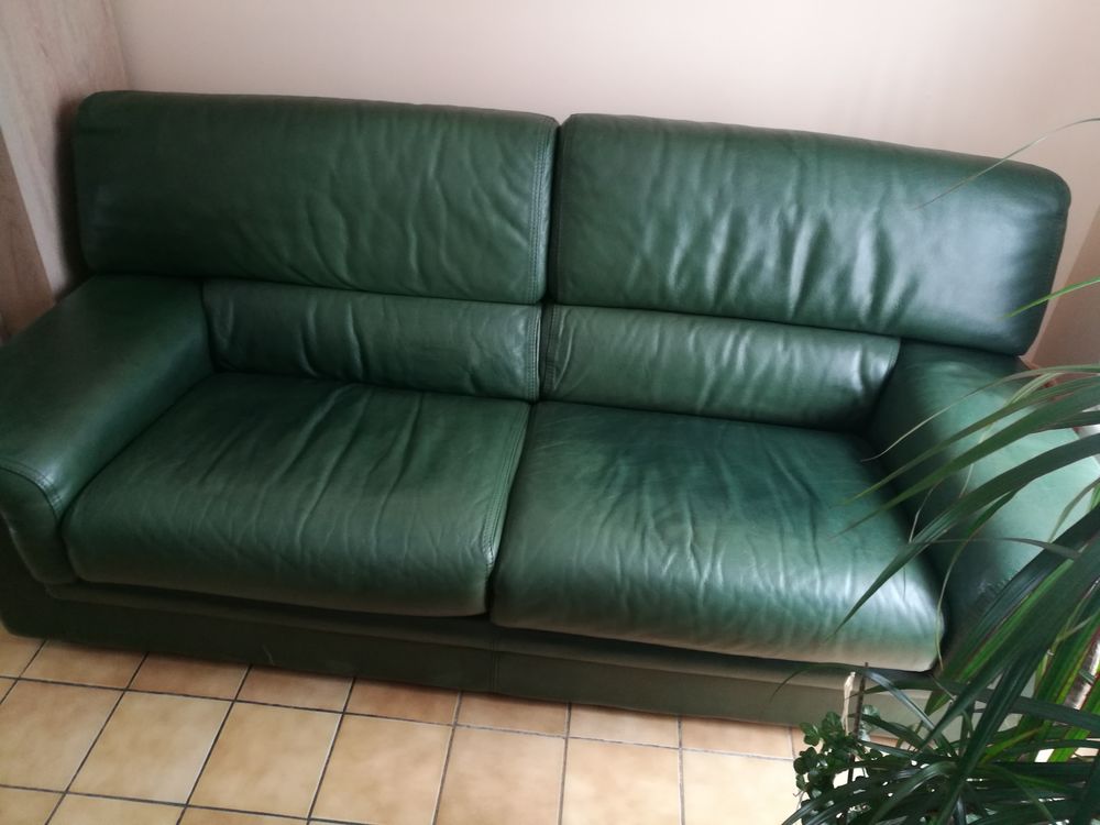canap� cuir 3p non convertible 150 Questembert (56)