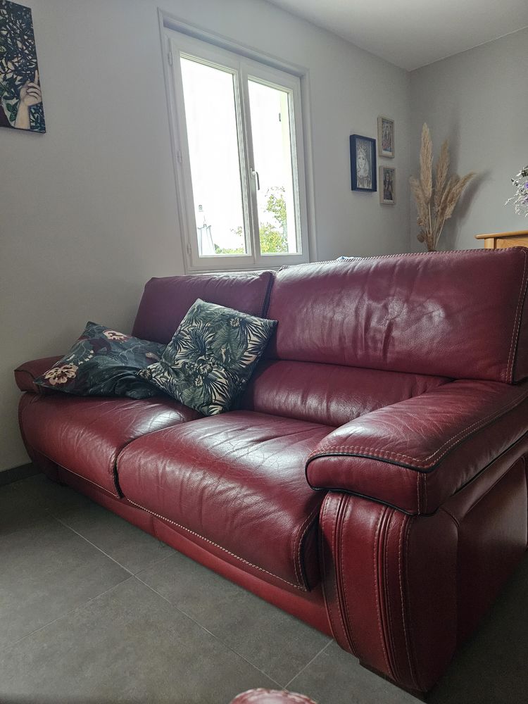 un canap� cuir fabrication fran�aise 150 La Haie-Fouassi�re (44)