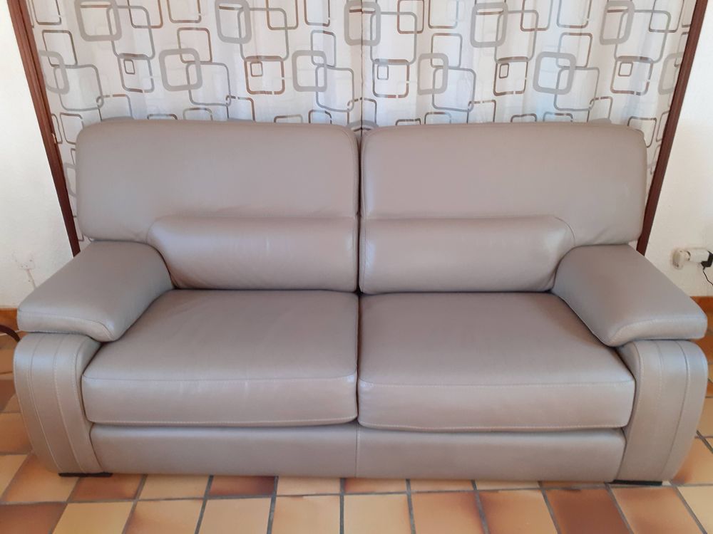 Canap�  cuir gris taupe 150 Gonfaron (83)