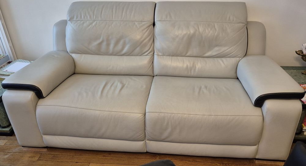 Canap� en Cuir Gris Clair et Noir ( Origine Italie ) 600 Paris 15 (75)