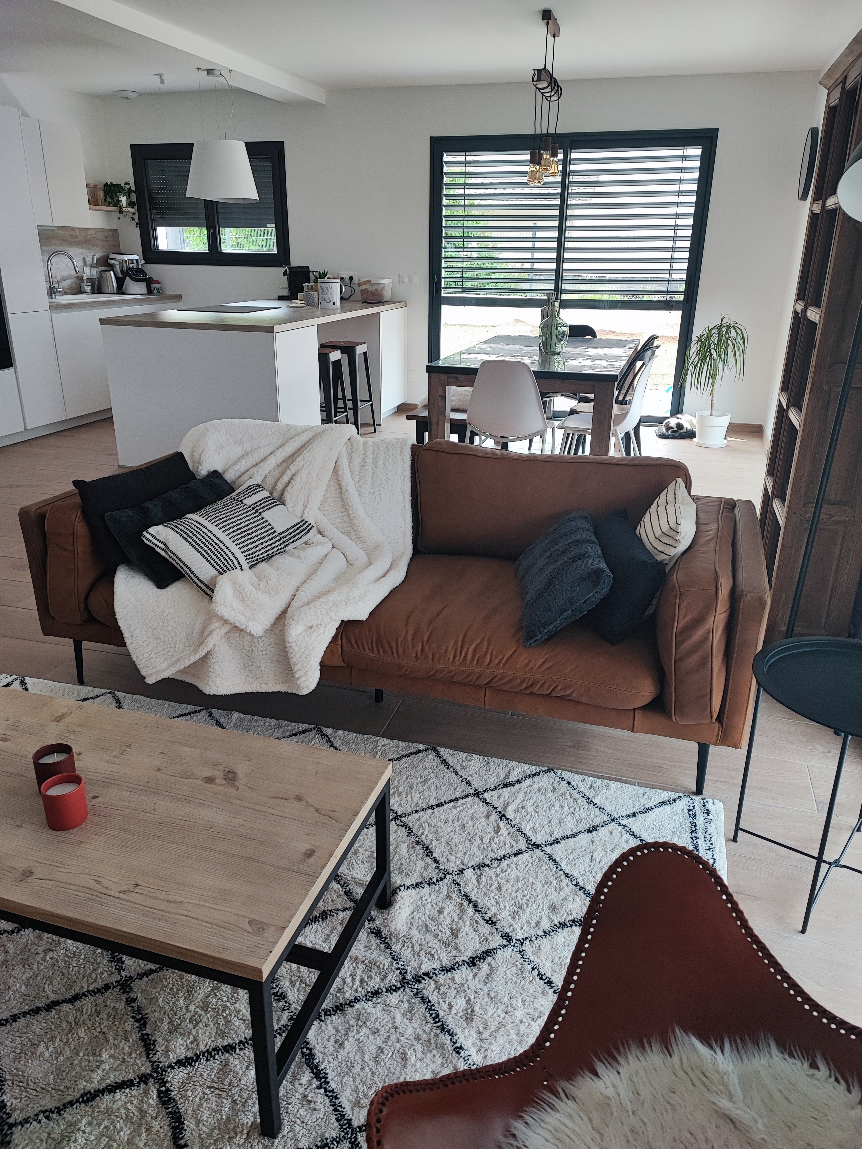 Canap� cuir marron 1500 Armoy (74)