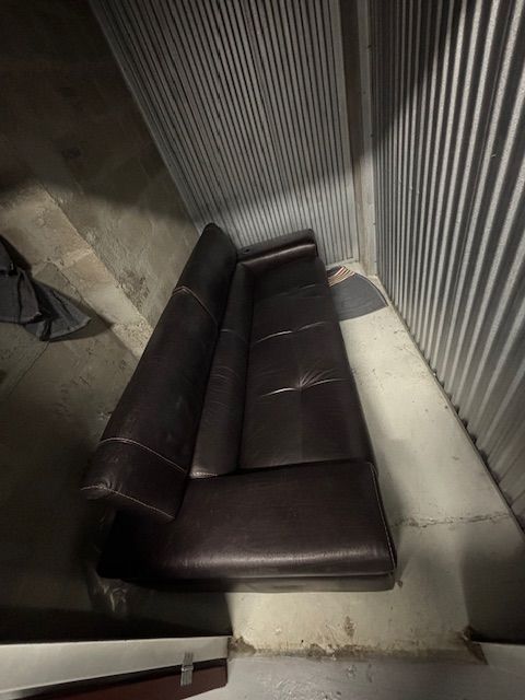 Canap� cuir marron 3 personnes (longueur 2.5m) 100 La Garenne-Colombes (92)