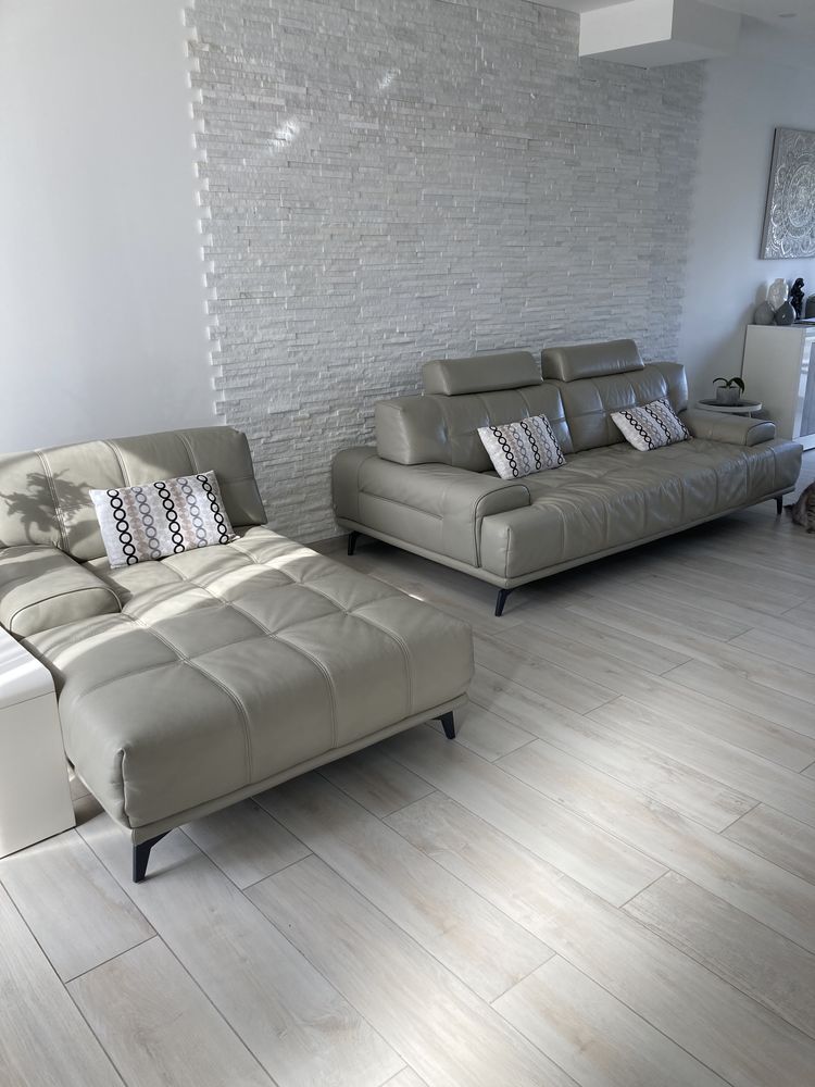 Canap� en cuir et sa m�ridienne 1300 Sainte-Genevi�ve-des-Bois (91)