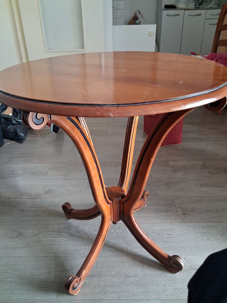 Canap� cuir/ meuble t�l�vision/table ronde 380 Hy�res (83)