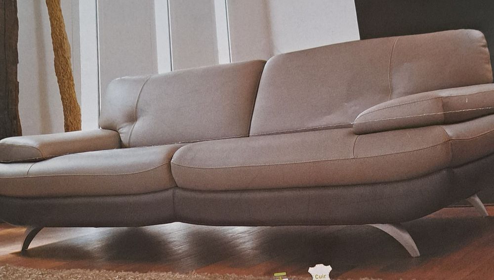 Canap� en cuir de mobilier de France 400 La Croix-Valmer (83)