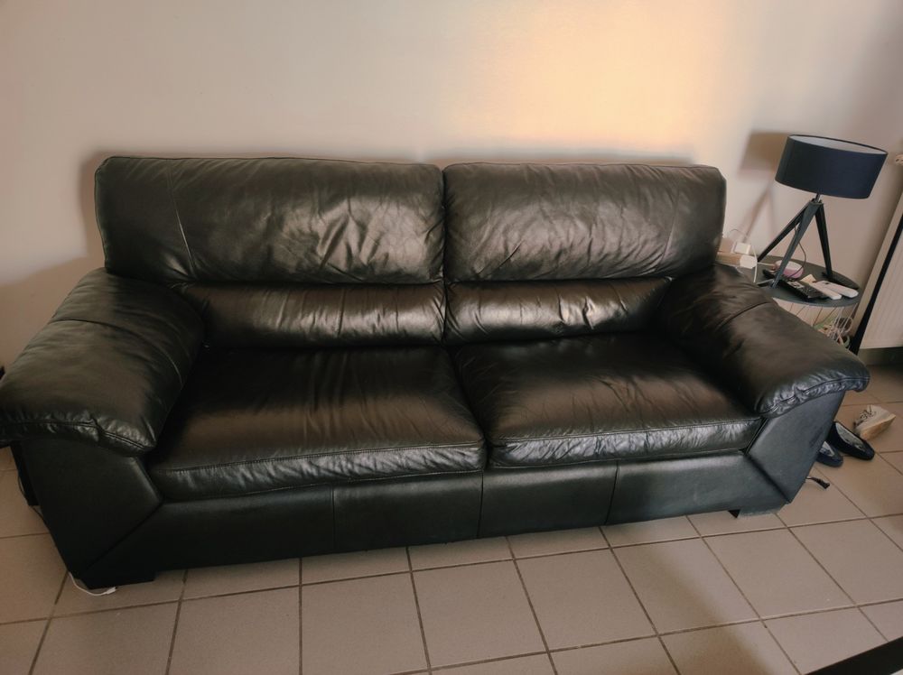 canap� cuir noir 3 places 250 Neuville-sur-Sa�ne (69)