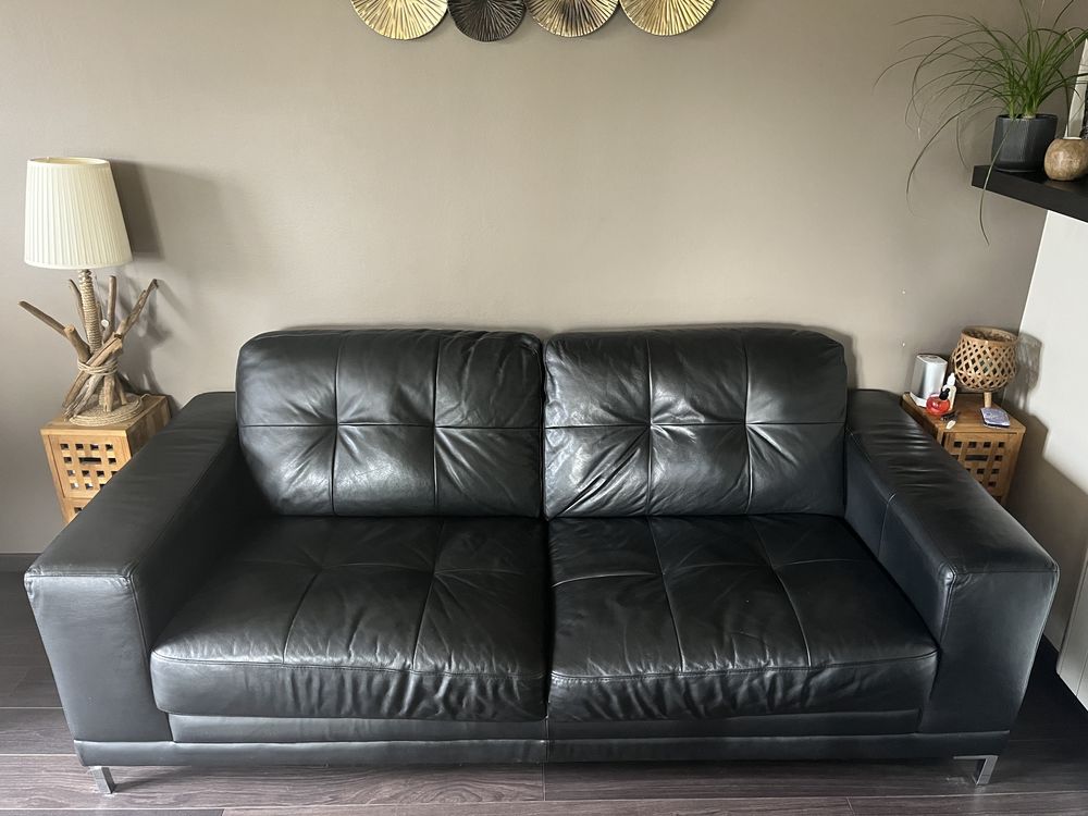Canap� en cuir noir 3 places 250 Chailly-en-Bi�re (77)