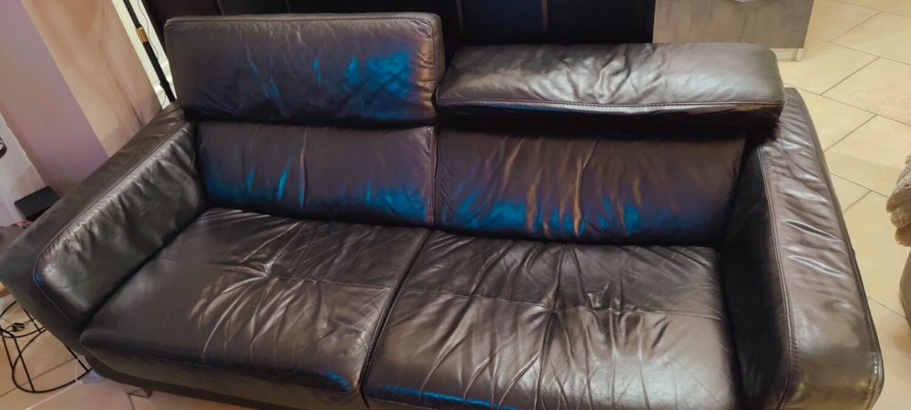 Canap� cuir noir confortable, bon �tat, petit prix 99 Villeparisis (77)