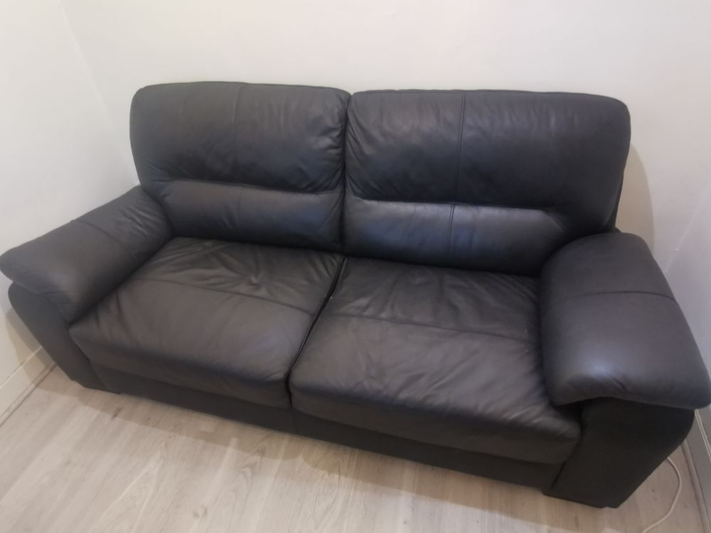 Canap� cuir 3 place 200 Paris 17 (75)