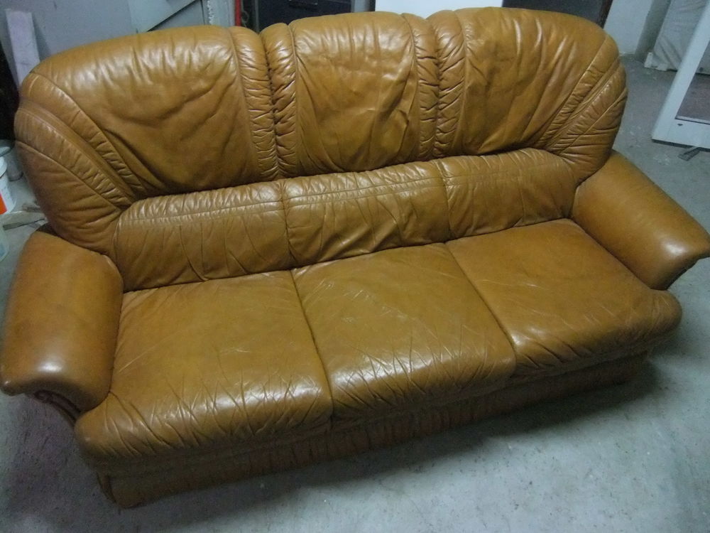 Canap� cuir 3 places. 0 Bennwihr (68)