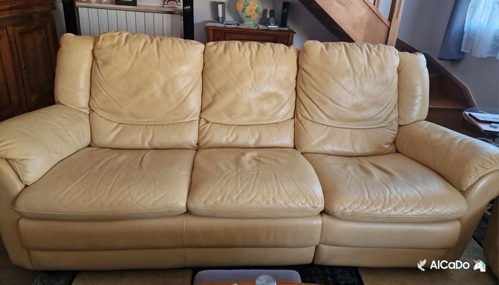 canap� cuir 3 places couleur jaune paille 70 Gagny (93)