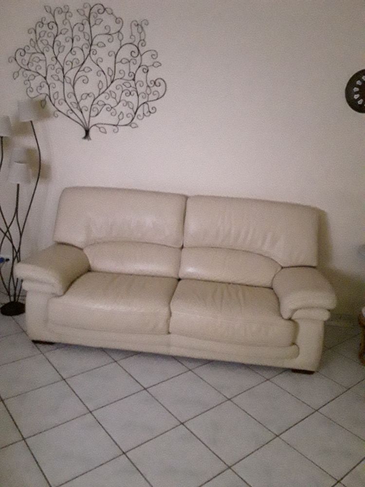 canap� cuir 3 places. 180 Bressolles (03)