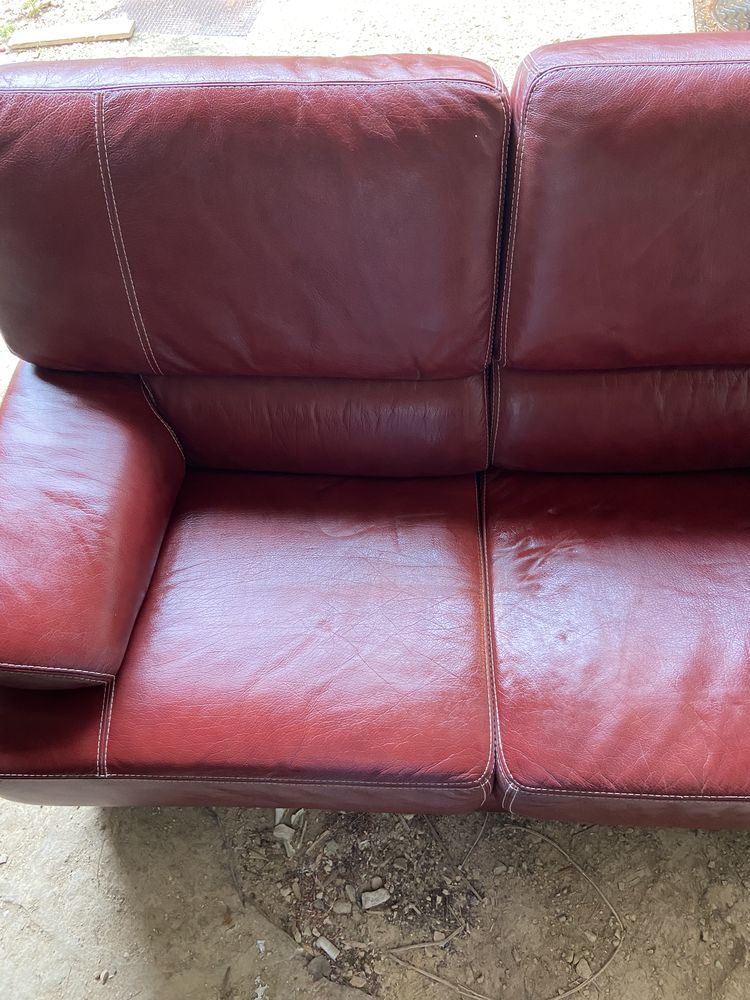 Canap� En cuir 2 places 100 Saint-Cyr-sur-Mer (83)