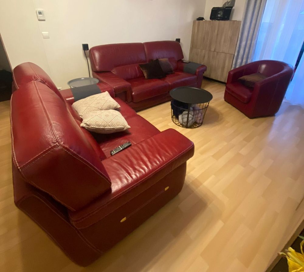 1 canap� cuir 3 places +1 canap� cuir 2 places + 1 fauteuil 1550 Nanterre (92)