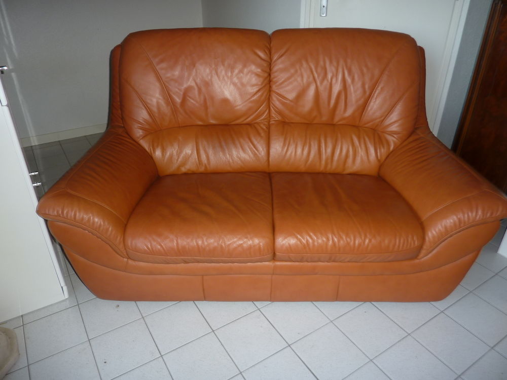 Canap� cuir 2 places H 100 La Roche-sur-Yon (85)
