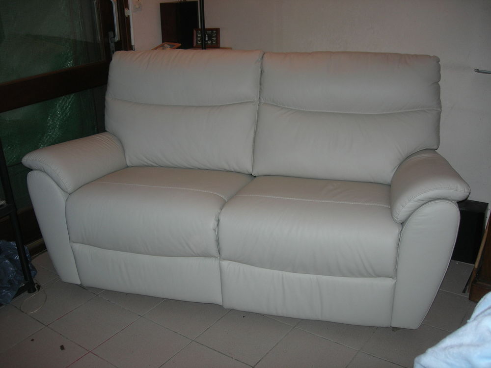 Canap� en cuir 3 places 600 Gradignan (33)