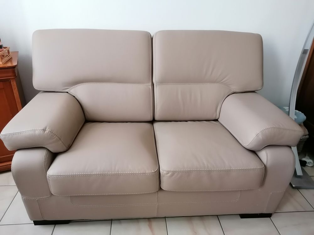 Canap� cuir 2 places 200 Saint-Quentin (02)