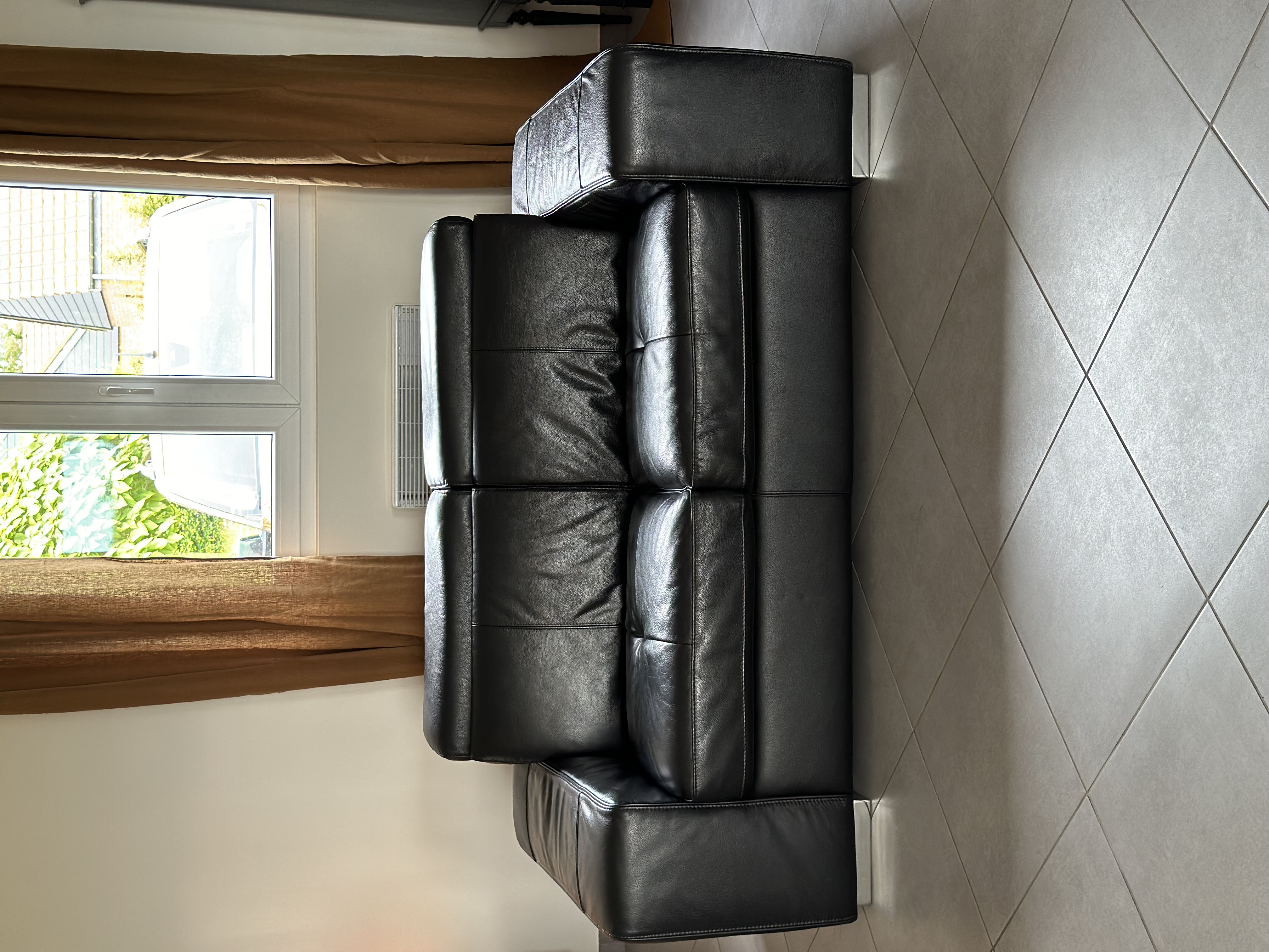 Canap� cuir 2 places 250 Vieux-Mesnil (59)