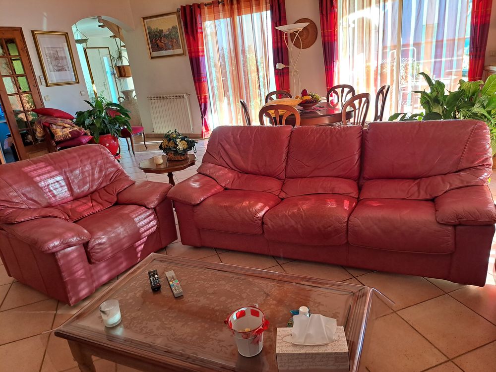 Canap� cuir  3 places + 2 fauteuils 200 Corneilla-del-Vercol (66)