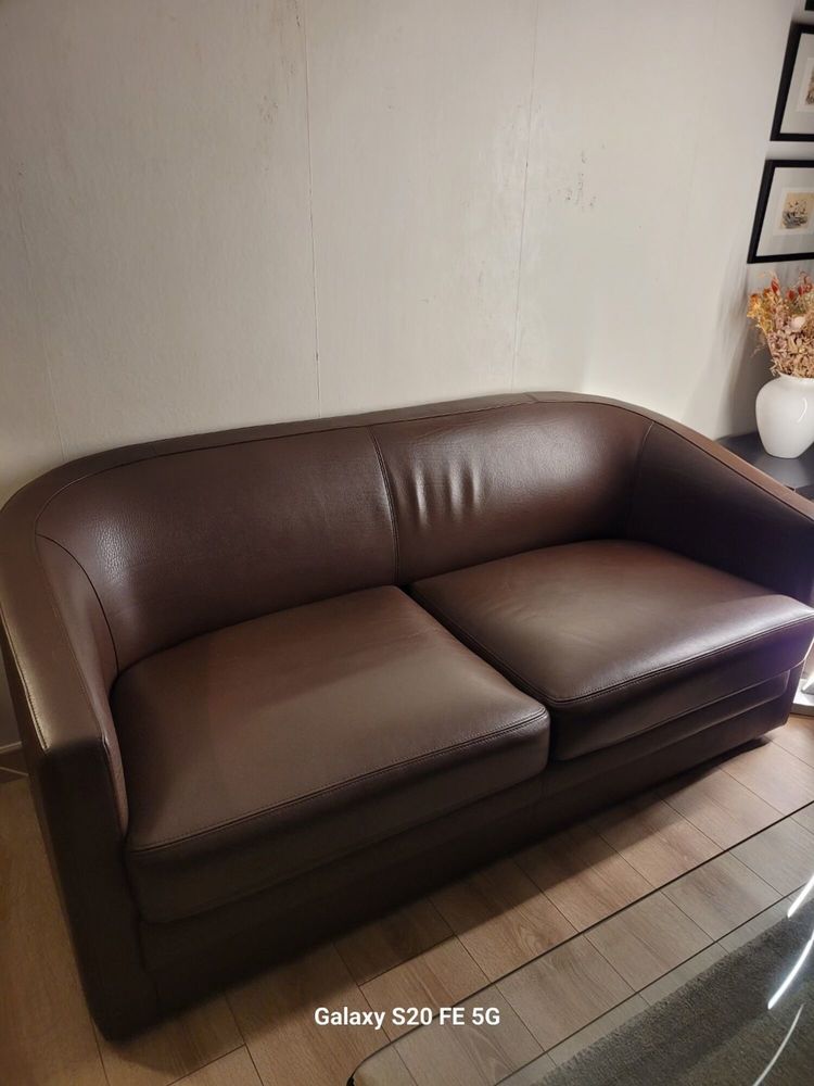 Canap� cuir 2 places 200 Les Lilas (93)