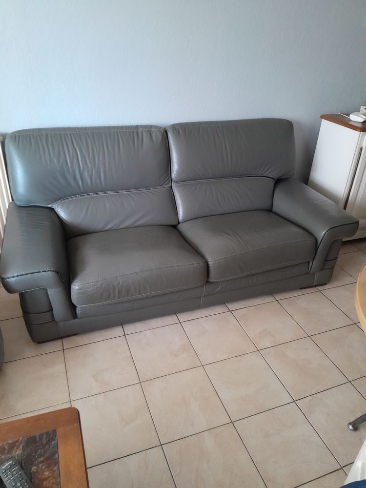 Canap� cuir 3 places 800 Compi�gne (60)