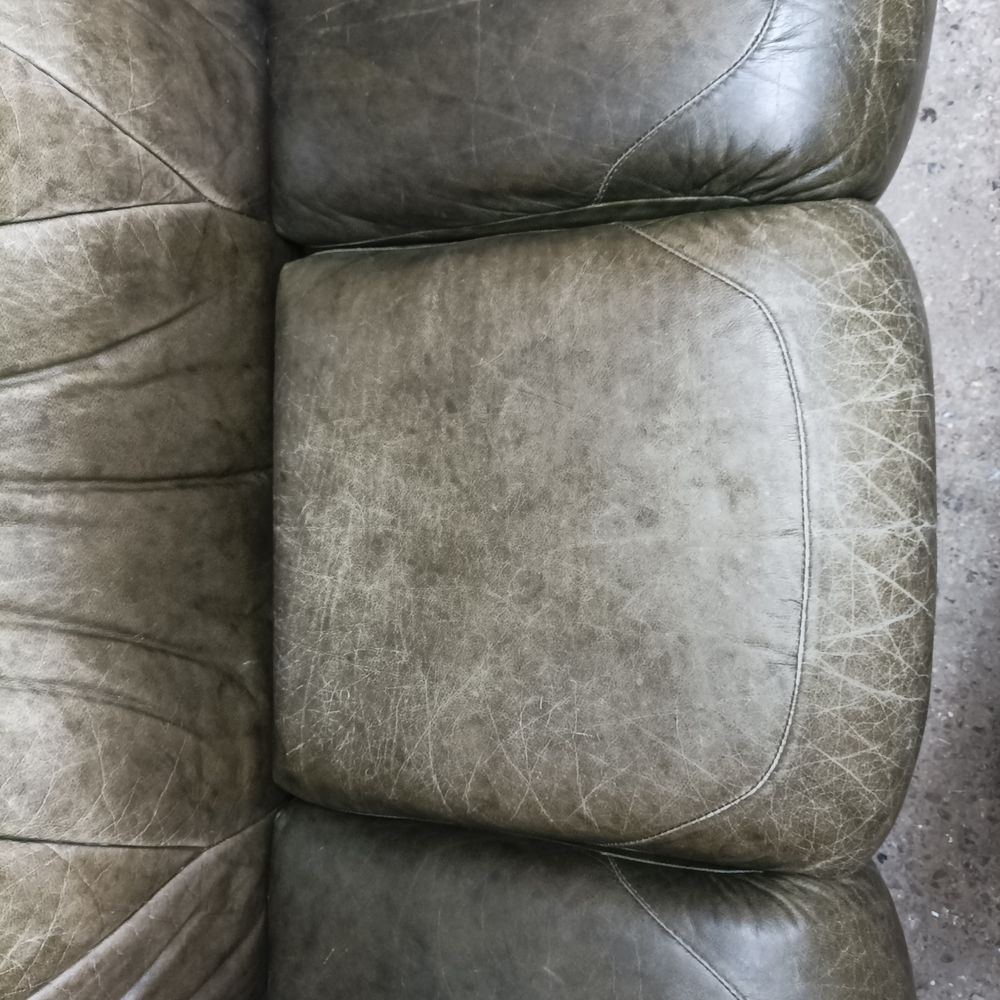 Canap� en cuir 3 places 250 Grumesnil (76)