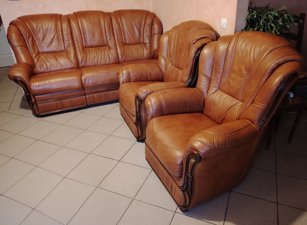 Canap� cuir 3 places  + 2 fauteuils 300 Saint-Maurice-de-Beynost (01)