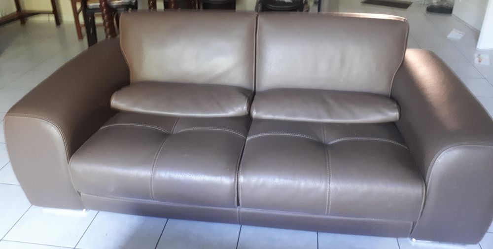 Canap� cuir 3 places 580 Grayan-et-l'H�pital (33)