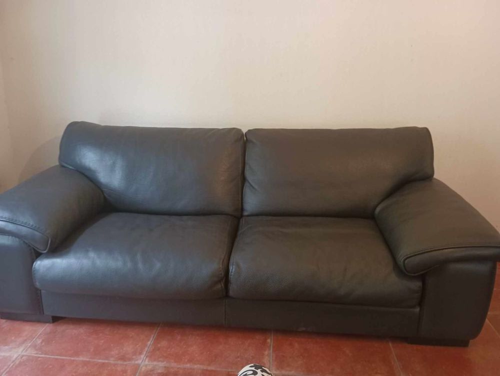 Canap� en cuir + pouf et fauteuil - noir - Tr�s bon �tat 999 Montpellier (34)