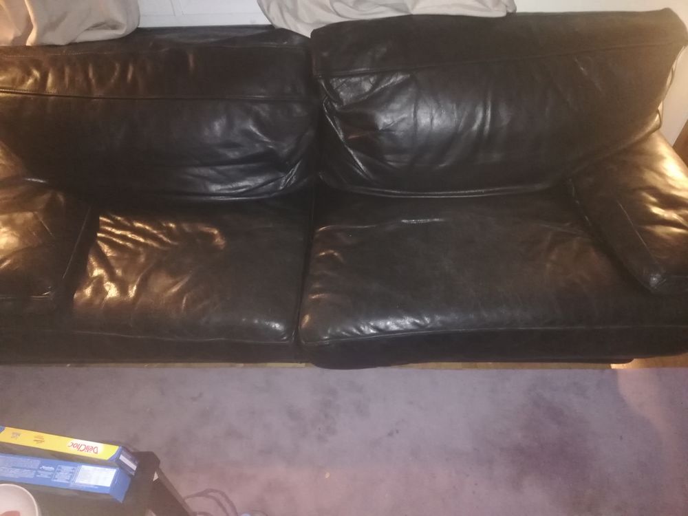 Canape en cuir Roche Bobois en bon etat pour une deuxieme. 150 Paris 16 (75)